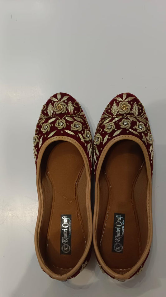 Women floral embroidered  maroon mojaris