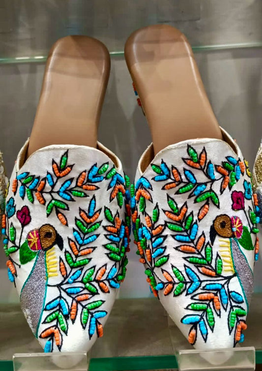 Multi-colored heels mojari punjabi jutti