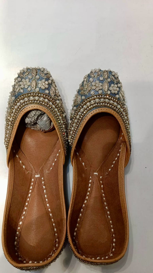 Women grey colour embroidered mojaris punjabi jutti