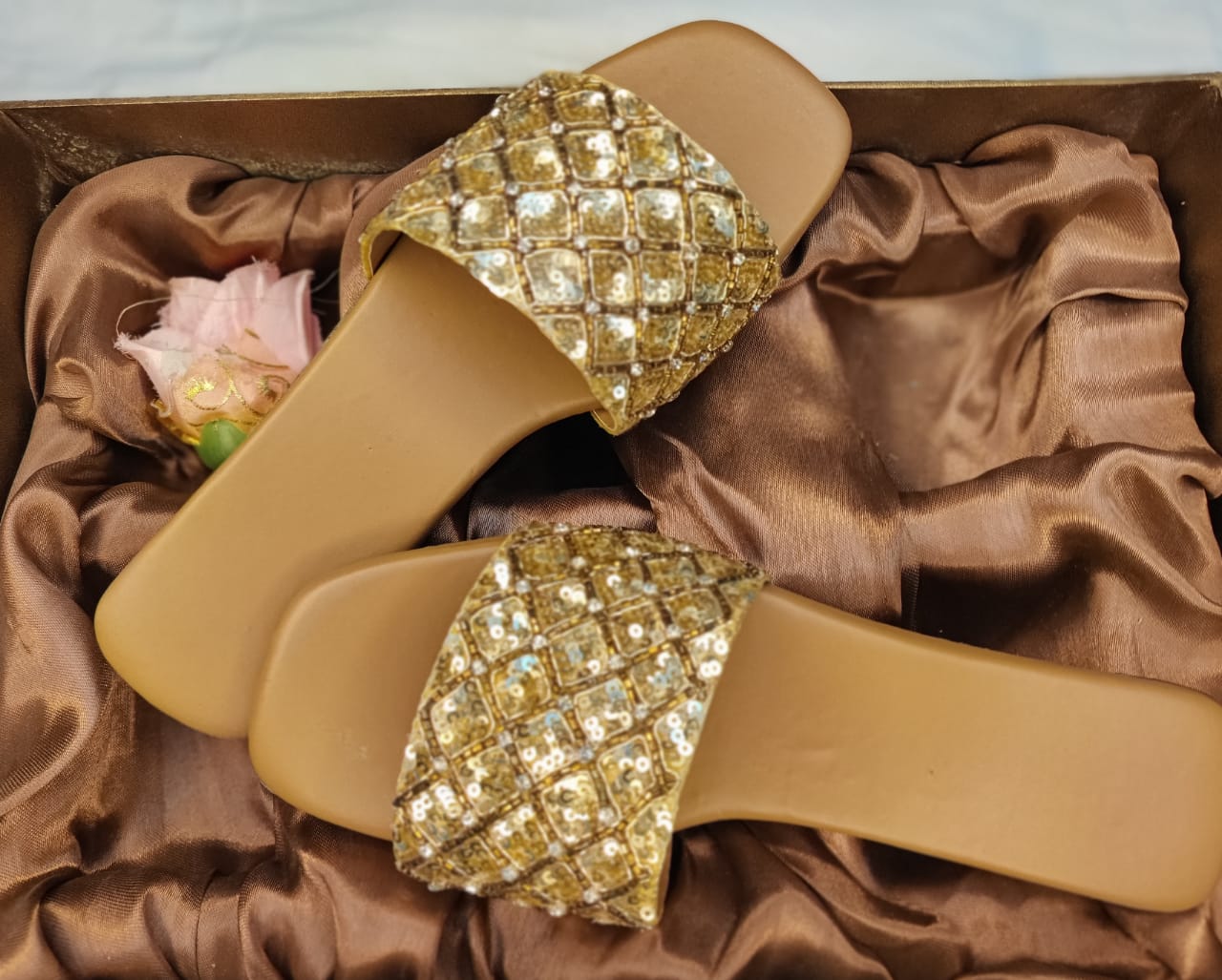 Women Gold Sliders