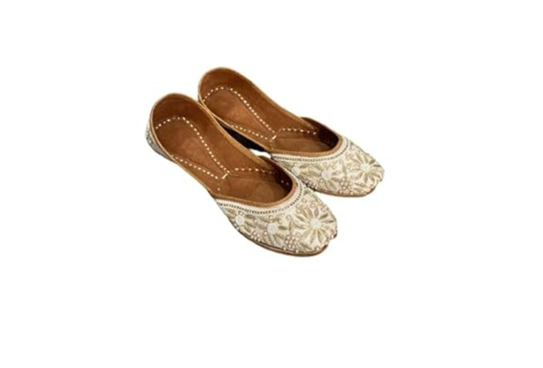 Designer white trendy Mojaris